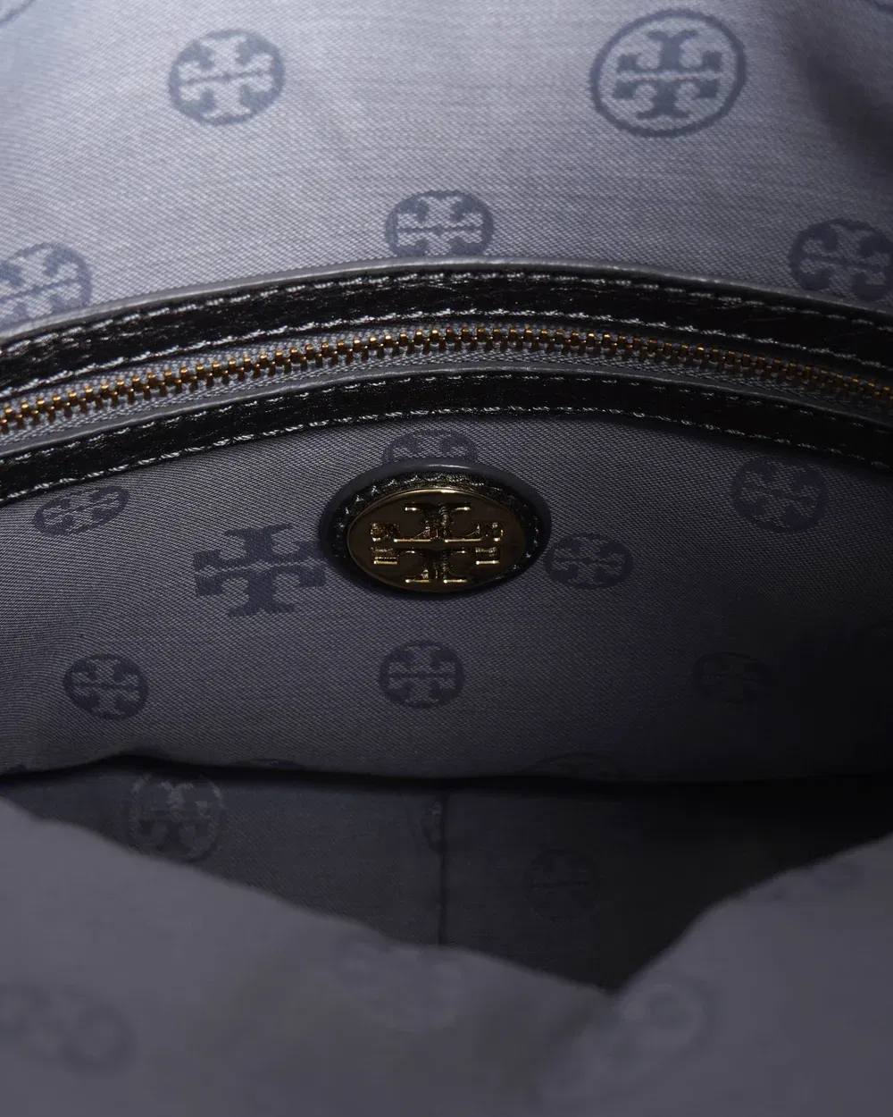 Tory Burch Marion Crossbody Luxury Bag - Pre-Loved - Metallic Grey - Refurbished_Metallic Grey_Bottom_64454