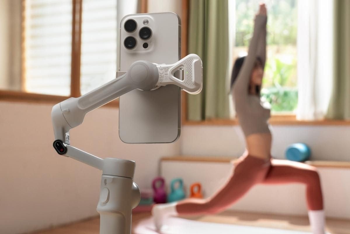 Insta360 Flow 2 AI Tracker Bundle Mobile Gimbal  - Unboxed_Stone Gray_Back_87428